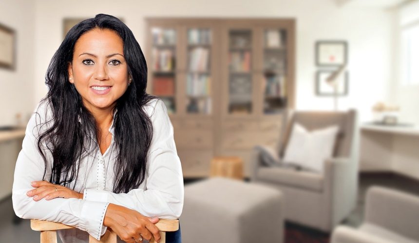 What is hypnotherapy used for. A female therapist in a therapy room.