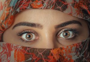 Woman in hijab - hypnotherapy training in healthcare professionals
