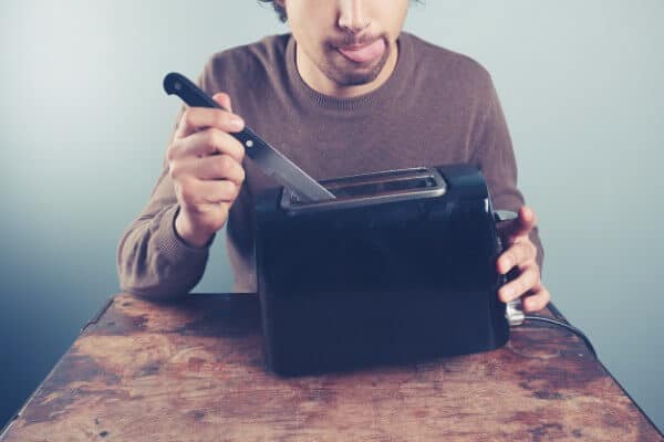 stupid dangerous man toaster knife hypnosis myths can't be hypnotised