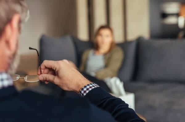 therapist glasses blurry hypnotist hypnotherapist hypnotherapy Healthy conversations
